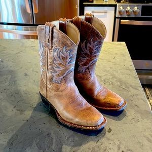 Old West Girls’ Cowboy Boots! Adorable and in great condition.